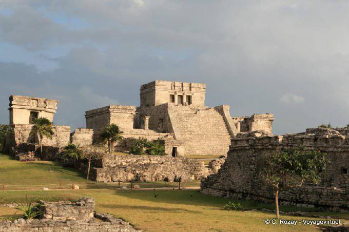 Panorama des Schlosses von der Grand Palais, Tulum - Mexiko