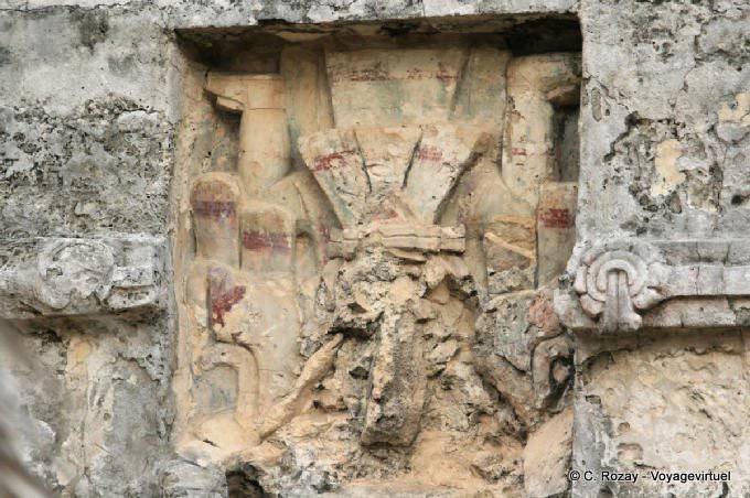 Farbe bleibt in den hohlen Skulptur, Templo de las Pinturas, Tulum - Mexiko