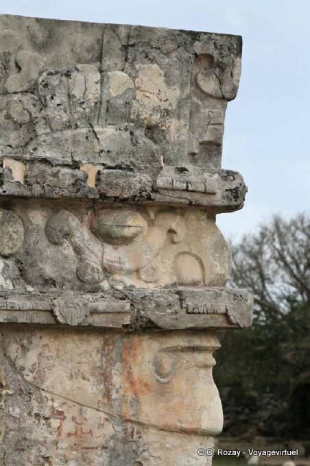 Stein Profil in einer Ecke, Templo de las Pinturas, Tulum - Mexiko