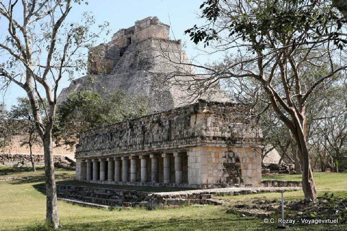 Portico des Gebäudes des Leguan, Uxmal - Mexiko