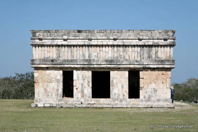 Die vor dem Haus der Schildkröten, Uxmal - Mexiko