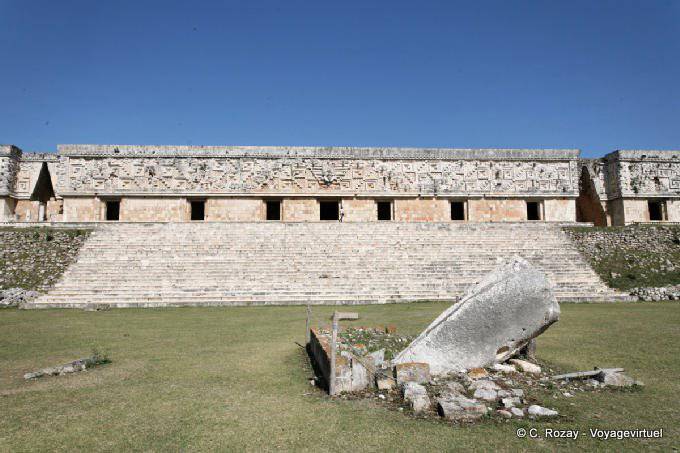 Monolith der Picota, Uxmal - Mexiko