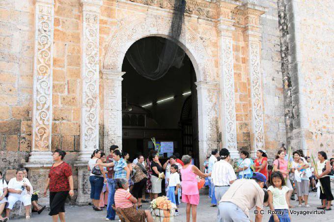 Hauptportal der Kathedrale von San Gervasio, Valladolid - Mexiko