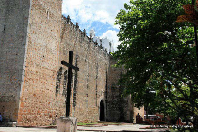 Kathedrale von San Gervasio, Seitenansicht, Valladolid - Mexiko