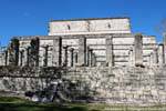 Auf der Seite des Tempels der Krieger, Chichen Itza, Mexiko.
