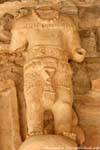 Kopflose Statue linke Seite des Frieses, Jaguar Altar, Ek Balam, Mexiko.