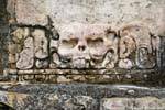 Skulptur des Schädels, Palenque, Mexiko.