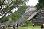 am Fuß der Treppe, Templo de las Inscripciones, Palenque, Mexiko.