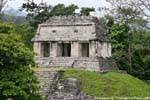Portico mit drei Eingängen zum Tempel des Grafen, Palenque, Mexiko.