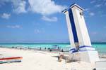 Ein weiterer Blick auf den alten Leuchtturm sah, Puerto Morelos, Mexiko.