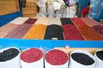 Bunte Hülsenfrüchte zeigen, Gran Mercado San Cristobal de Las Casas, Mexiko.