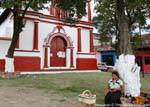 Markt am Tor, Templo del Cerrillo San Cristobal de las Casas, Mexiko.