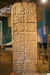 Indoor Stele von Glyphen, Museum Tonina, Mexiko.