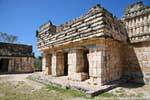 Präkolumbianischen Kunst, äußere Architektur, Platz Vogel, Uxmal, Mexiko.