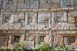 Darstellungen von Papageien an der Fassade, große Pyramide, Uxmal, Mexiko.