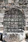 Stele mit Hieroglyphen, Nonnenkloster, Uxmal, Mexiko.