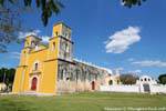 Ein weiterer Blick auf die Kirche restauriert, Sotuta, Yucatan, Mexiko.