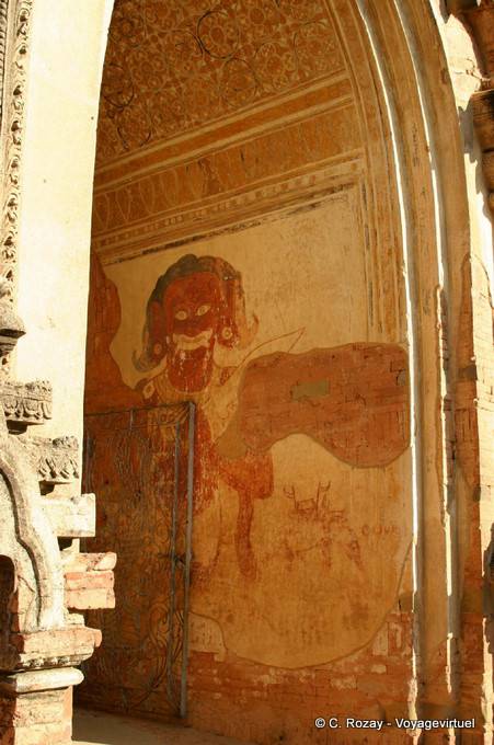 Alte Gemälde in einem Durchgang Dhammayan Gyi Tempel, Bagan - Myanmar (Birma)