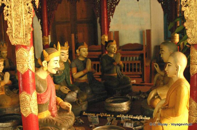 Nats Versammlung, Bagan - Myanmar (Birma)