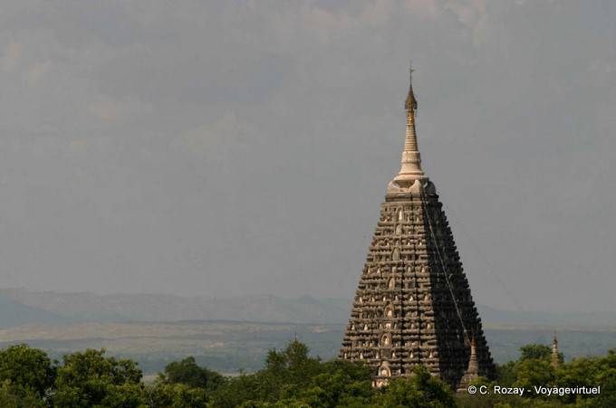 Der obere Teil des Mahabodhi Stupa Pagode Kopie der Maha Bodhi in Bodhgaya, Bagan - Myanmar (Birma)