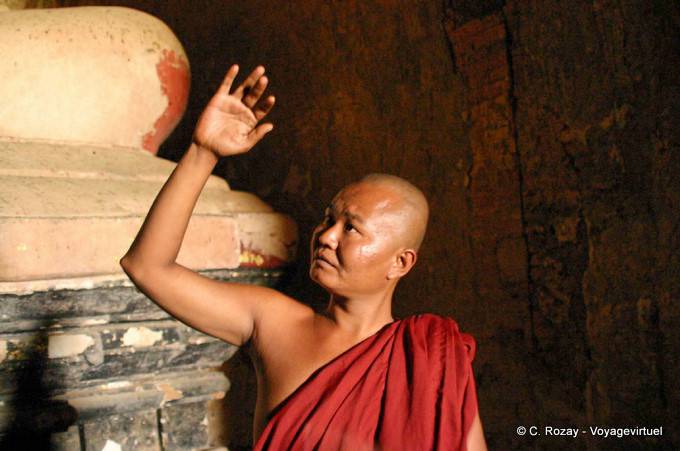 Attitude von buddhistischen Mönch Bagan - Myanmar (Birma)