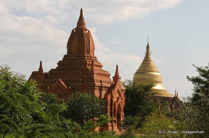 Tempel hinter dem Stupa von Dhammayazika Pagode in Bagan - Myanmar (Birma)