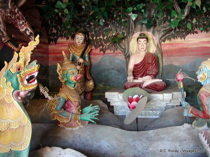 Nats um die Buddha unter dem Pipal Baum, Bagan - Myanmar (Birma)