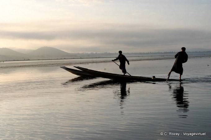 Das Rennen der Inthas See in den frühen Morgen, Inle-See - Myanmar (Birma)