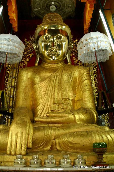 Großen Buddha Holz Shwe Yan Pyay Kloster, Inle-See - Myanmar (Birma)