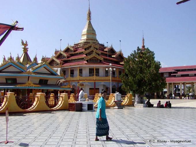 Daw U Pagode Phaung Kyaung Aussicht von der Terrasse, Inle-See - Myanmar (Birma)