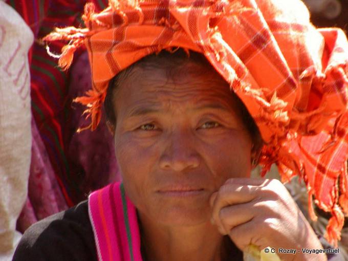 Das Aussehen der nachdenkliche Frau Pa-O, Inle-See - Myanmar (Birma)