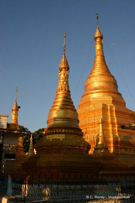 Stupas Mahamuni Pagode, Mandalay - Myanmar (Birma)