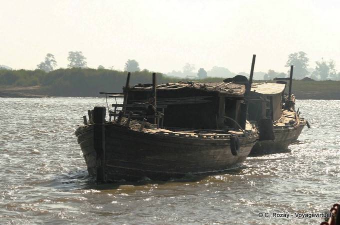 Lokale Holzkahn, Ayerwayadi, Mandalay - Myanmar (Birma)