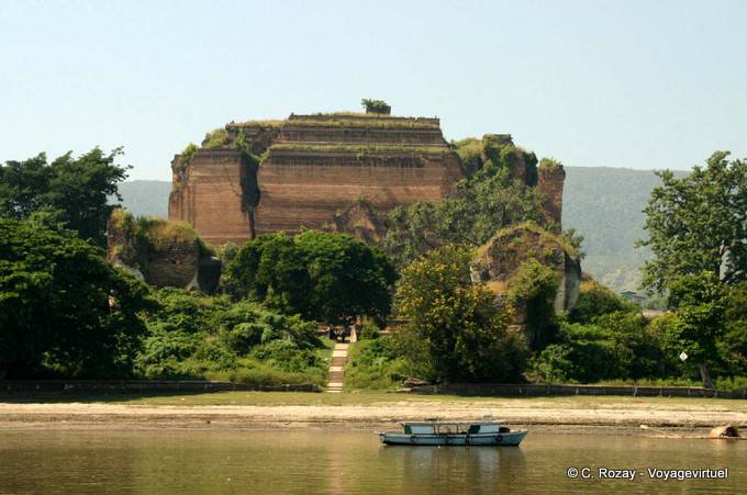 Montara Gyi Pagode, die unvollendete Pagode Blick aus dem Fluss, Mingun, Mandalay - Myanmar (Birma)