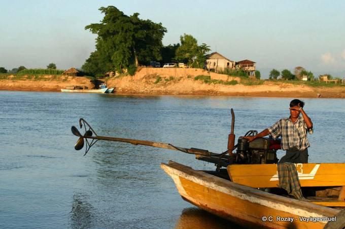 Long-Tail auf dem Irrawaddy, Mandalay - Myanmar (Birma)