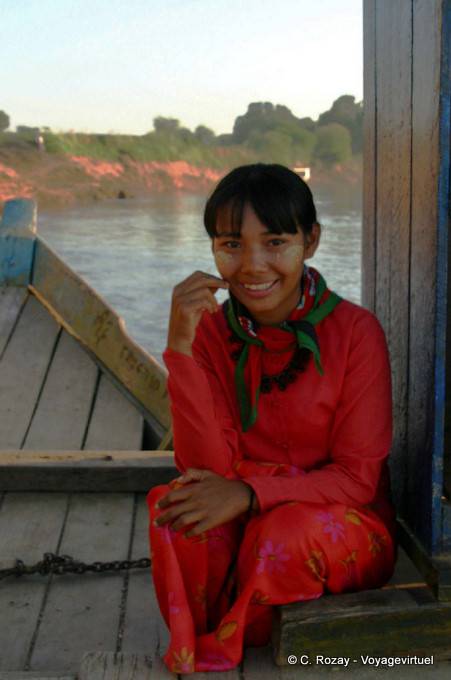 Lächeln auf dem Pier, Ava, Mandalay - Myanmar (Birma)