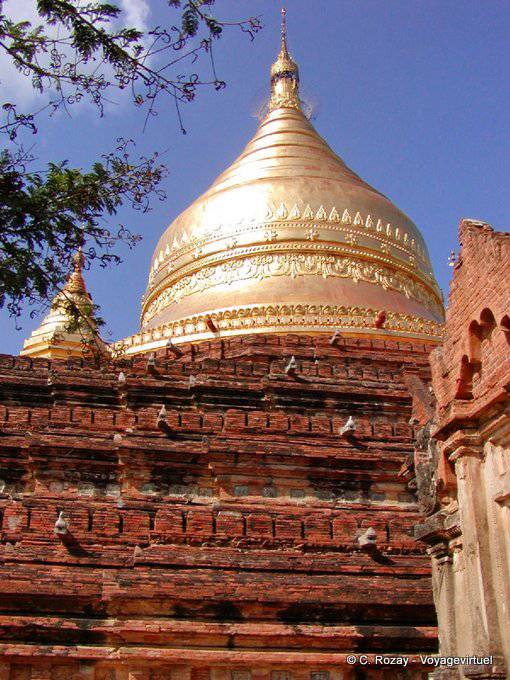 Mahamuni Pagode, mit Blick auf den goldenen Stupa, Mandalay - Myanmar (Birma)