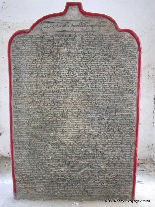 Kuthodaw, die buddhistischen Pali-Kanon Stele oder Tipitaka, Mandalay - Myanmar (Birma)