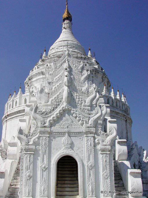 Konzentrieren Sie sich auf den Stupa, Hsinbyume Pagode Mingun, Mandalay - Myanmar (Birma)