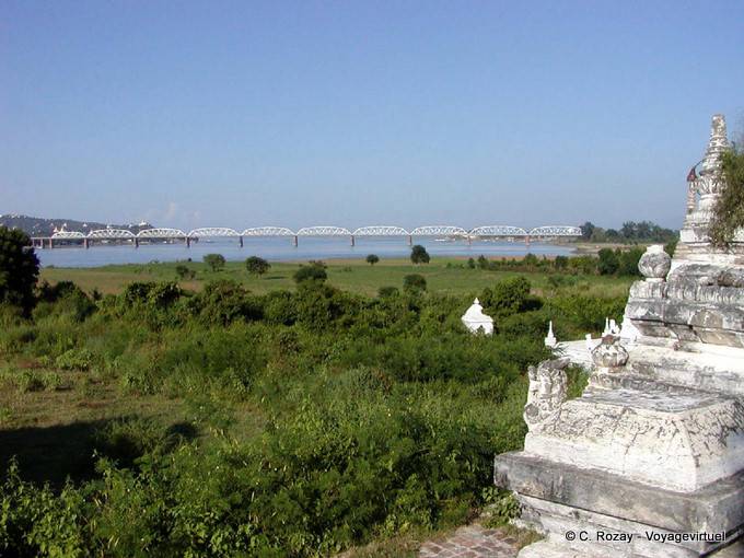 Von Inwa Brücke am Ayerwayadi, Mandalay - Myanmar (Birma)