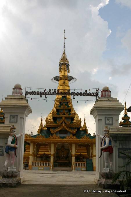 Ein Eintrag in der Botataung Pagode, Rangun - Myanmar (Birma)