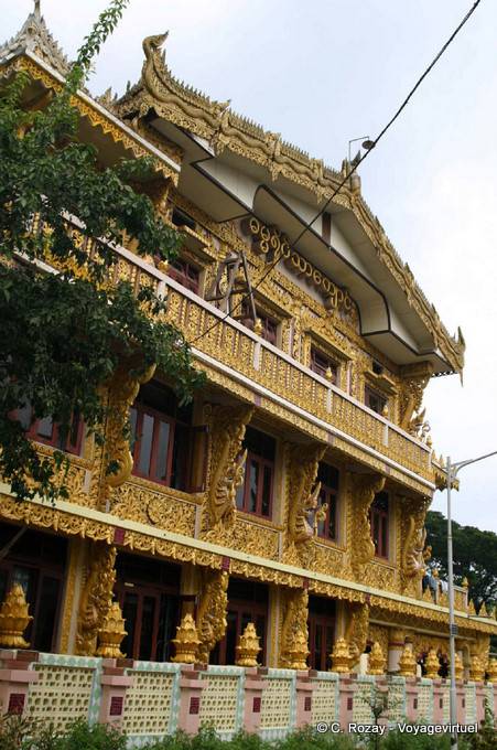 Fassade eines wohlhabenden Kloster, Yangon - Myanmar (Birma)
