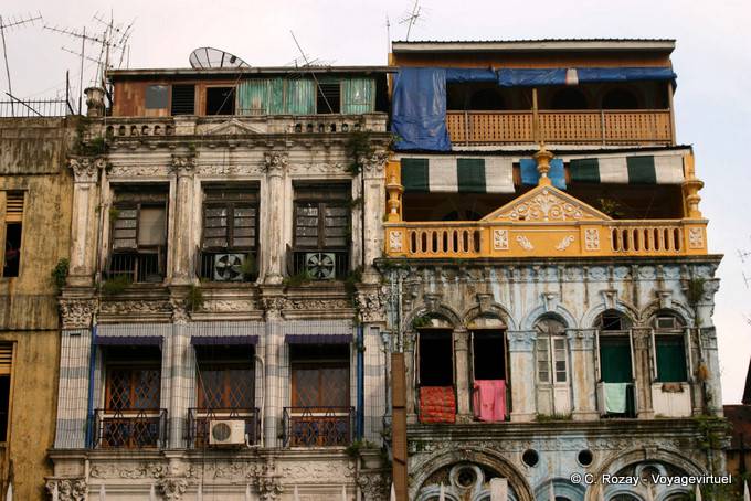 Mix von Genres für die Fassade eines Wohnhauses, Yangon - Myanmar (Birma)