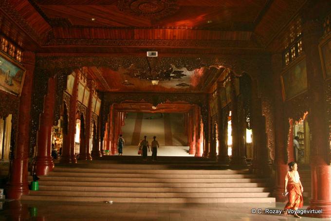 Vordertreppe zum Südeingang, Shwedagon-Pagode, Rangun - Myanmar (Birma)