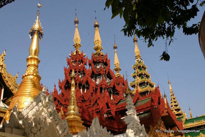 Überlastete Außendekoration, Shwedagon-Pagode, Rangun - Myanmar (Birma)