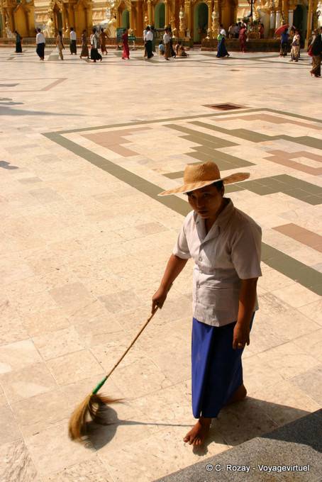 Hat Kehrmaschine, Shwedagon-Pagode, Rangun - Myanmar (Birma)