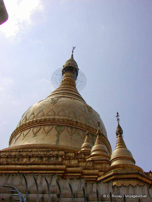 Die Spitze des Stupa Mahawizaya Pagode, Yangon - Myanmar (Birma)