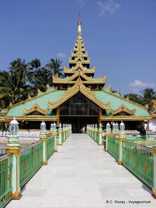 Pagode an der Ecke Old Street und gyár Tawya Yay Tar Shay Street, Yangon - Myanmar (Birma)