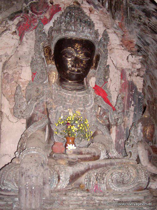 Darstellung eines Buddha mit einem schwarzen Kopf, neunzehnten Jahrhundert, archäologische Stätte Saga - Myanmar (Birma)