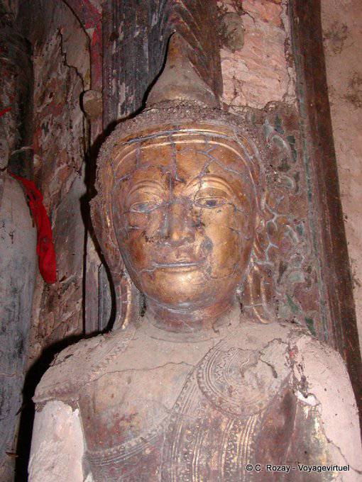 Spuren der Zeit auf einem Buddha-Kopf, Sankar (Sagar) - Myanmar (Birma)
